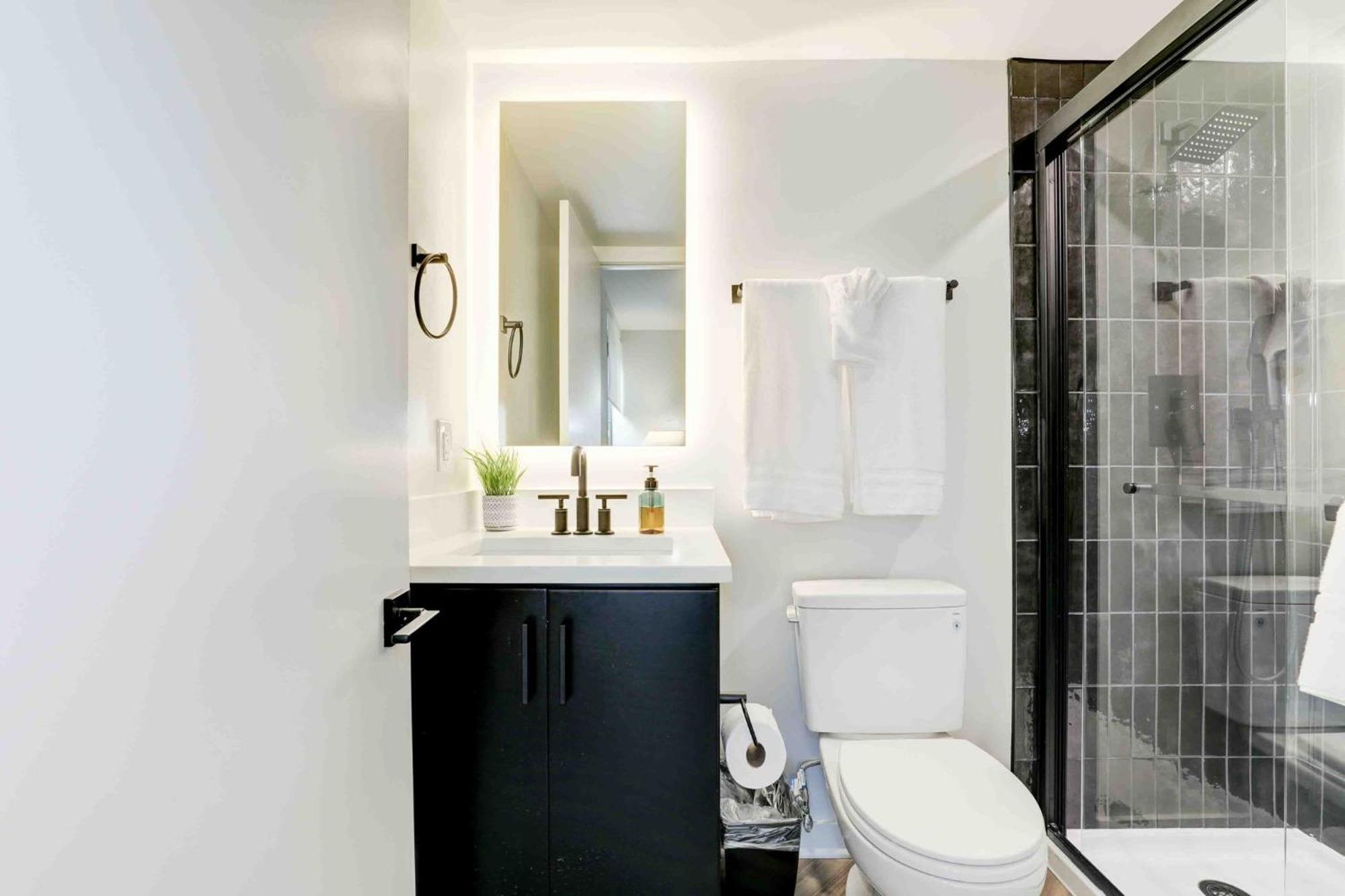 2Br Executive Apartment With Spacious Layout Arlington Exteriér fotografie