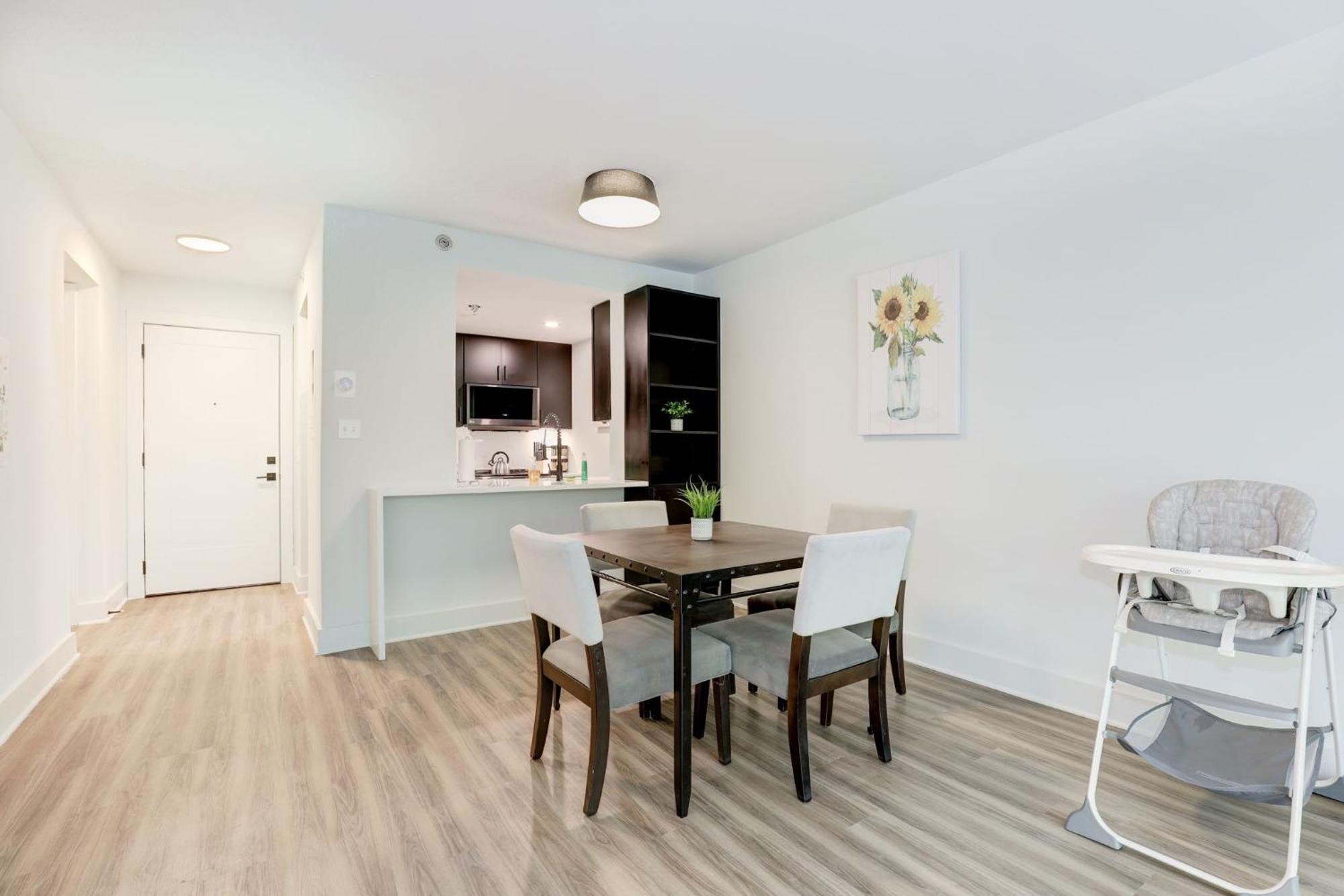 2Br Executive Apartment With Spacious Layout Arlington Exteriér fotografie