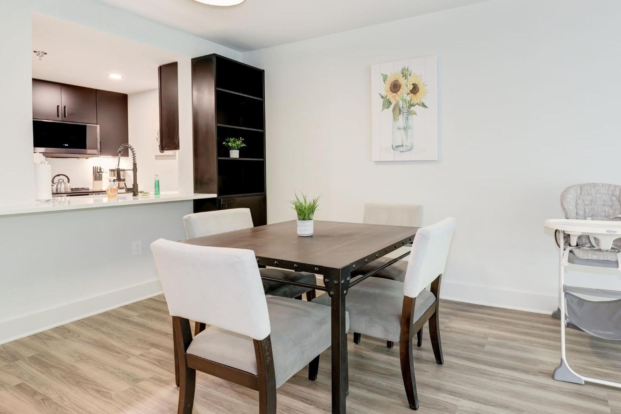 2Br Executive Apartment With Spacious Layout Arlington Exteriér fotografie